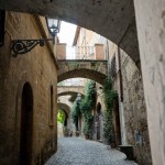 Arches, shops... all so laid back